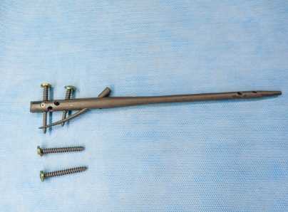 ap-interlockingNails